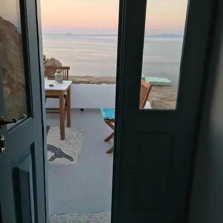 Folegandros-Cliffhouse Villa Exterior photo