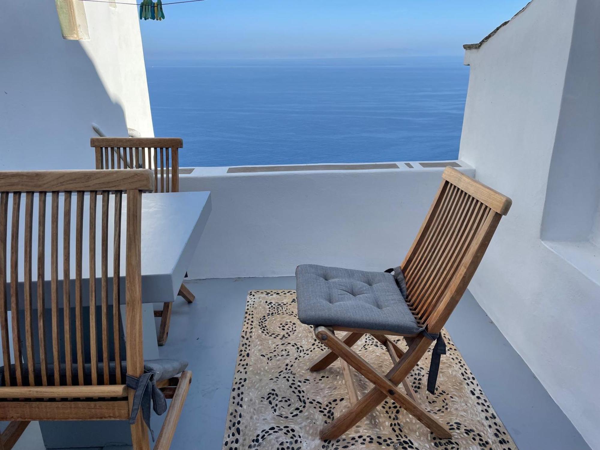 Folegandros-cliffhouse *